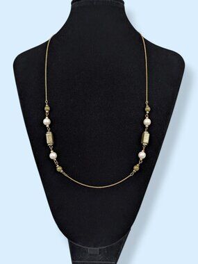 Vintage Green Stone & Faux Pearl Necklace